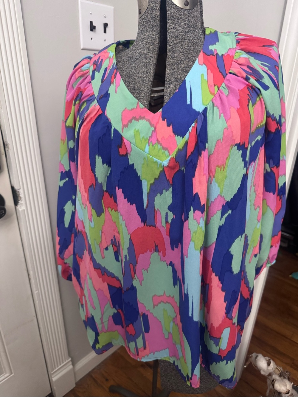 Women’s Vision Brand Brush Stroke Vibrant Tunic Top with Flowy Sleeves Small